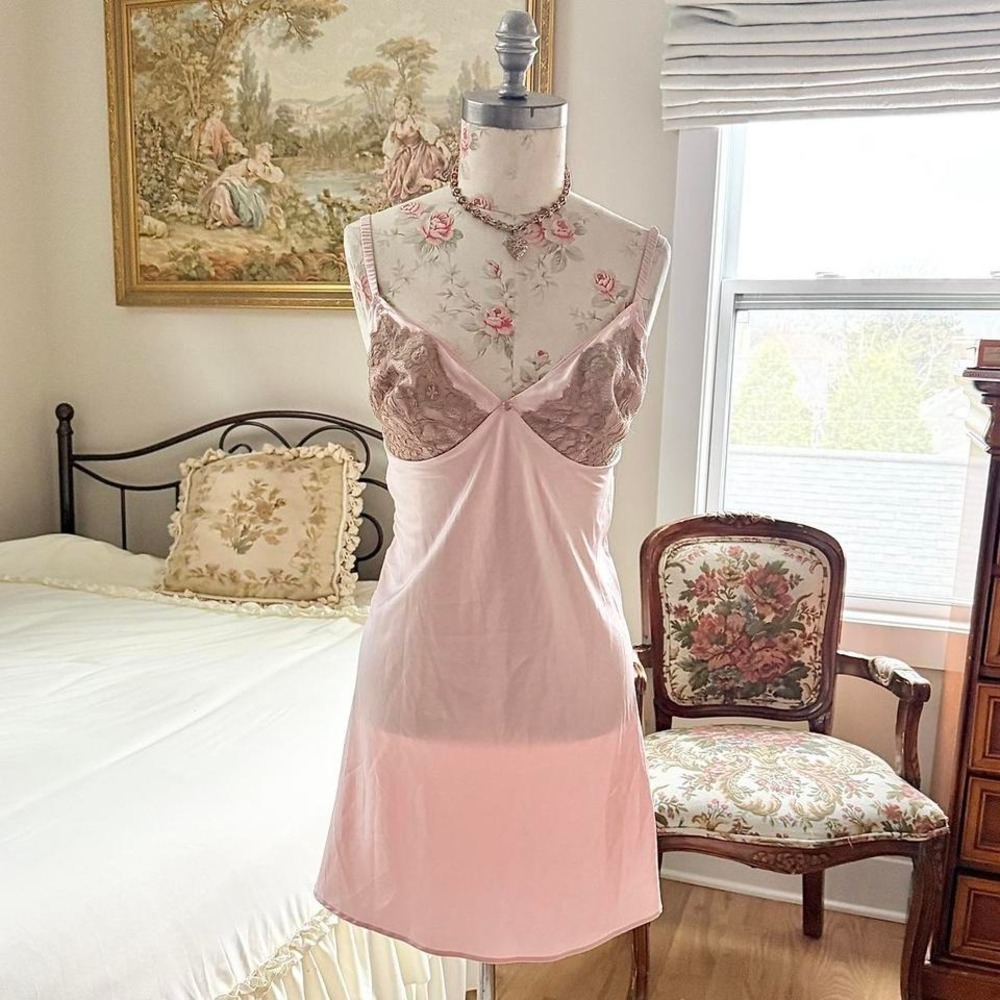 Pink lace‎ slip dress  pink lace slip dress size 12
